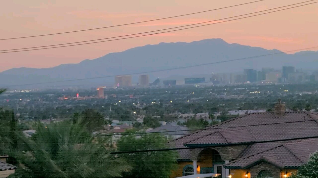 Did you SEE tonight's Las Vegas sunset? Check THIS out! 06.11.2025 #follow #lasvegas #travel #gaming