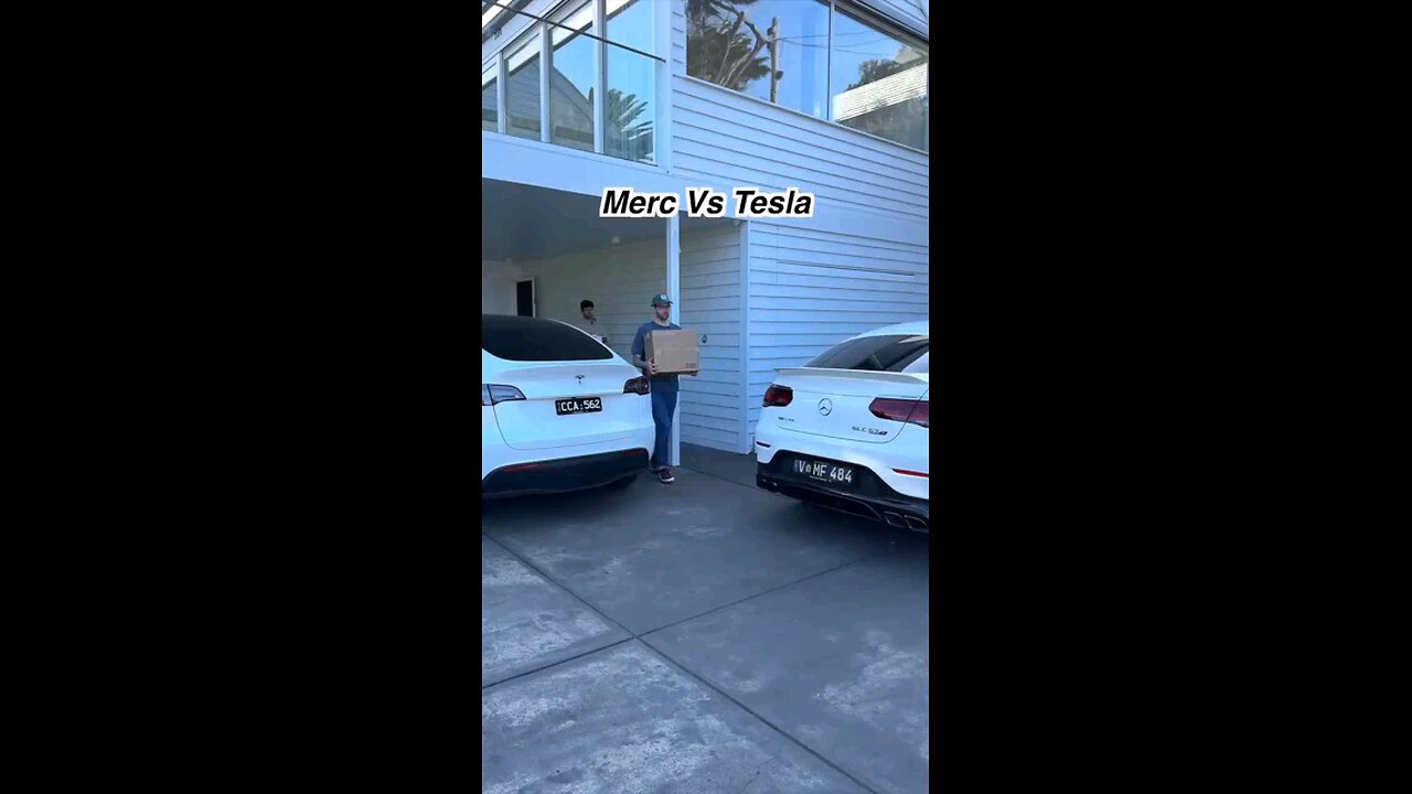 Which_car_has_the_best_hands_free_tailgate__Tesla_vs_Merc_