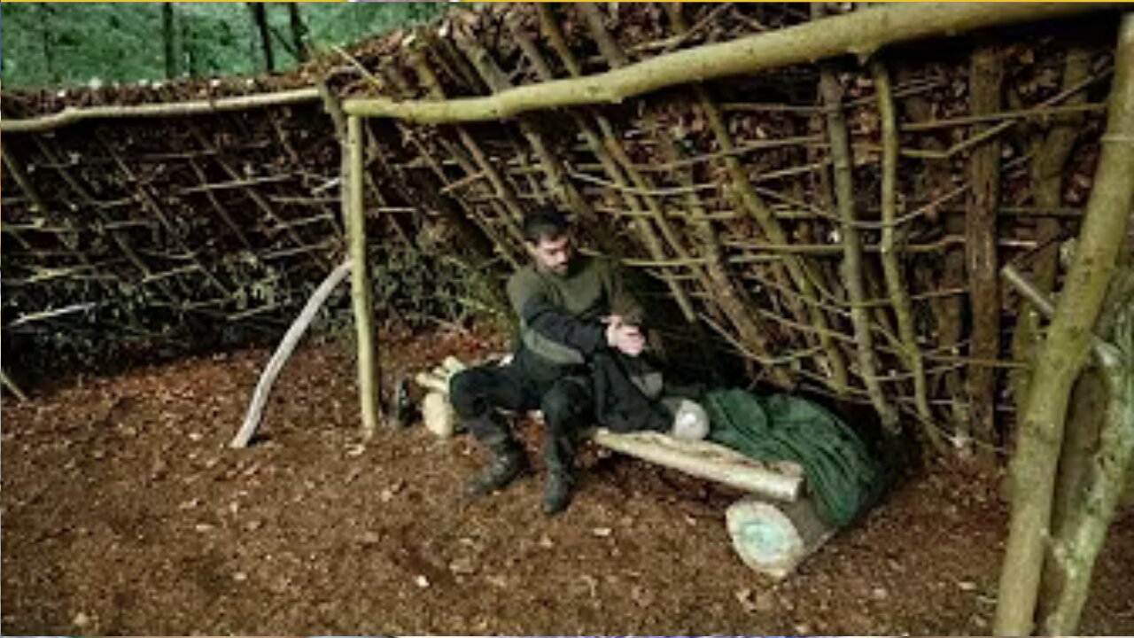 🏕️ 3 Days Building & Camping in a Bushcraft Survival Shelter 🔥
