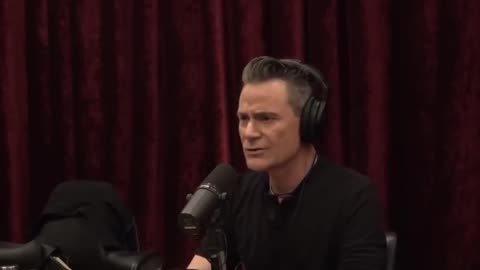 Crop Circles: Unexplained Phenomenon or Alien Message? The Truth Behind the Patterns