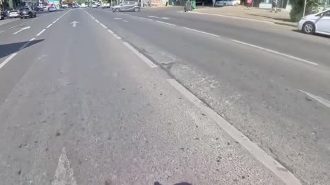Driver Cuts In — Biker’s Fast Reflex Saves the Day