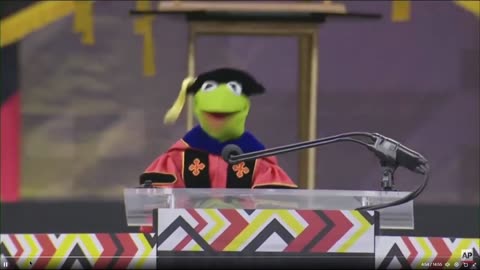 Who thought it was a good idea for Kermit the Frog for a commencement speech?