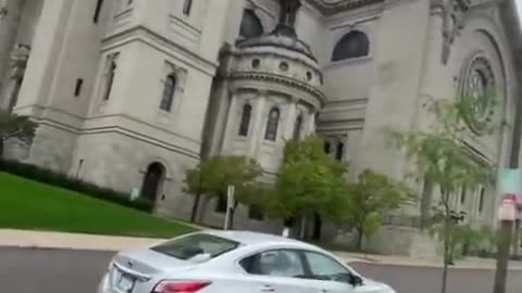 「私たちが建てたんじゃない…」の新たなエピソードへようこそ🏛✨