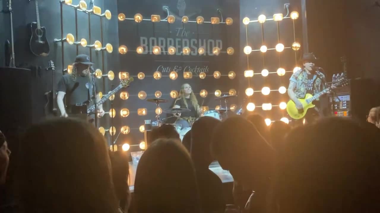 4/13/25 - The Wild Wolves - "My Own Worst Enemy" by Lit Live at The Barbershop - Las Vegas, NV