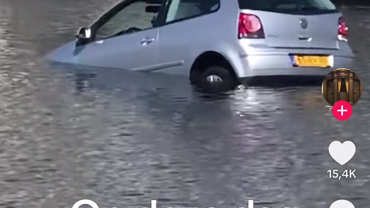Iranier doet tuut tuut in z’n auto 🚗 met balonnen🤣🤣🤣