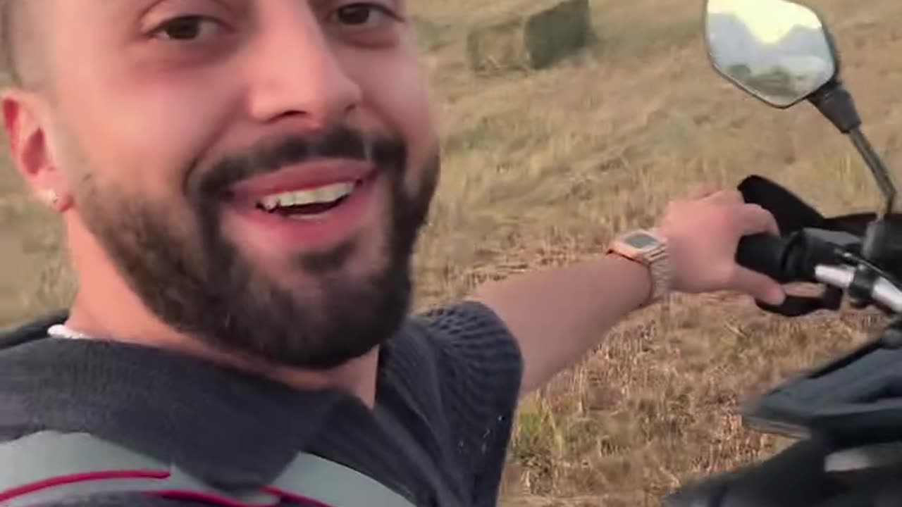 Kujt i drejtohet? Gjesti: A po don shihemi në katun ma vonë nëse don