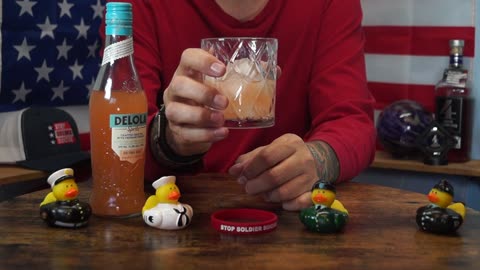 2LT Frank Johnstone - Delola Spritz Paloma Rosa RTD Cocktail Review