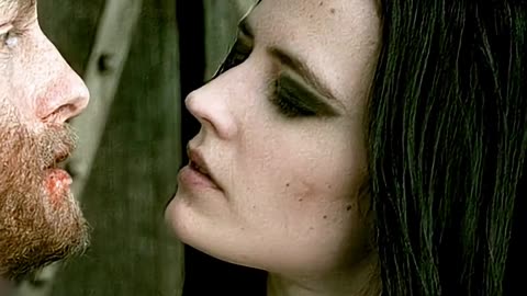 🎬 300– "Artemisia’s Brutal Execution: A Kiss Before the Attack 💥⚔️" | Vengeance Unleashed 🔥💣