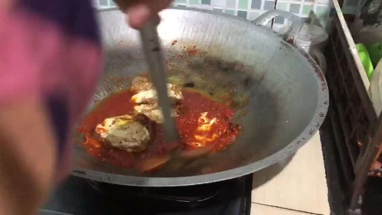 Cooking Tutorial: Delicious Sunny Side Up Egg with Spicy Sambal