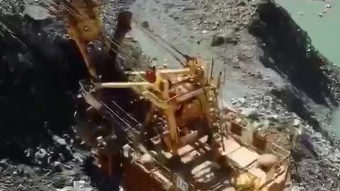 Elon bomb on wheels with children slaves