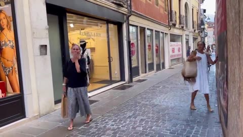 manichino pazzo crazy mannequin #prank #funnyvideo #prankster #reaction