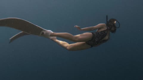 Underwater Freedom: Exploring the Ocean on One Breath