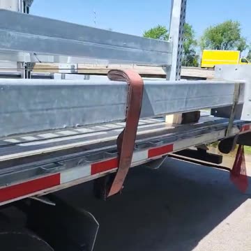 KEEP ON KEEPIN ON #ourtruckinglife #atruckerslife #vistatrans #reallifetruckers #trucking