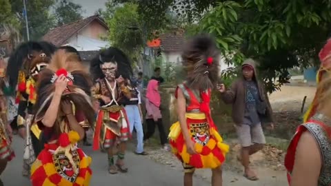 BUTO GOES ANGRY CAPTURING BARONGAN BOY