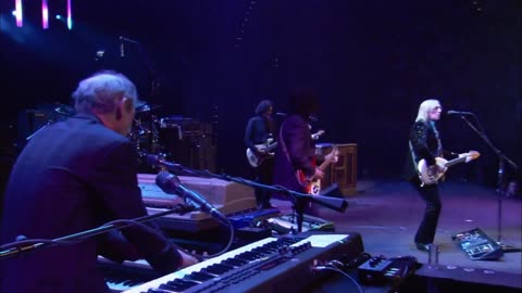 Listen To Her Heart - Tom Petty and the Heartbreakers (live)