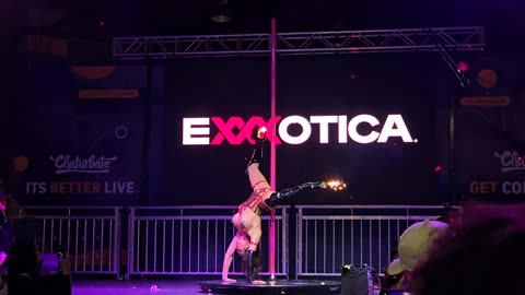 Exxxotica Expo Chicago 2025 Christiana Cinn Feature Performance