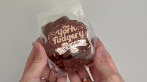 Unboxing York’s Sweetest Fudge & Chocolate 🍫🇬🇧