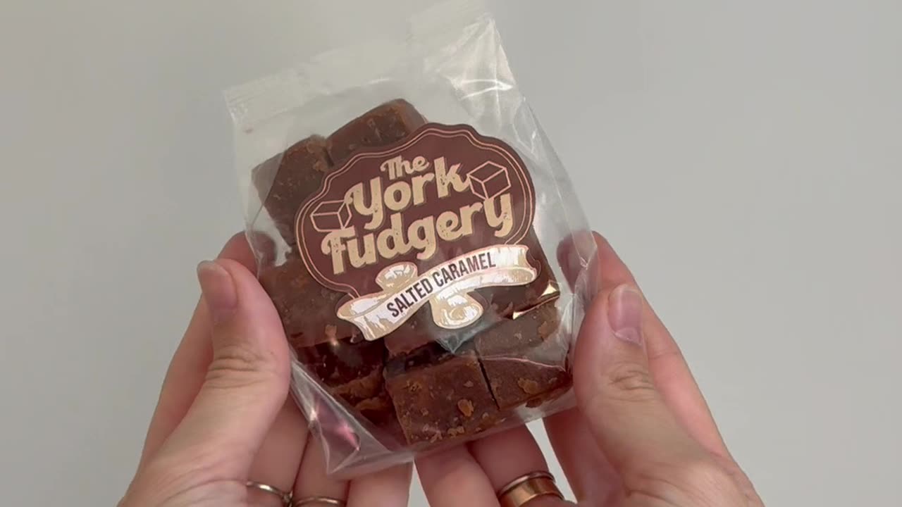 Unboxing York’s Sweetest Fudge & Chocolate 🍫🇬🇧