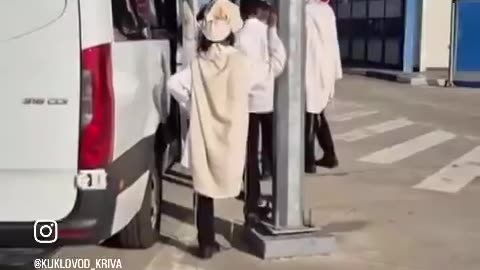 BUSES AND BUSES OF JEWS MOVING I TO UKRAINE