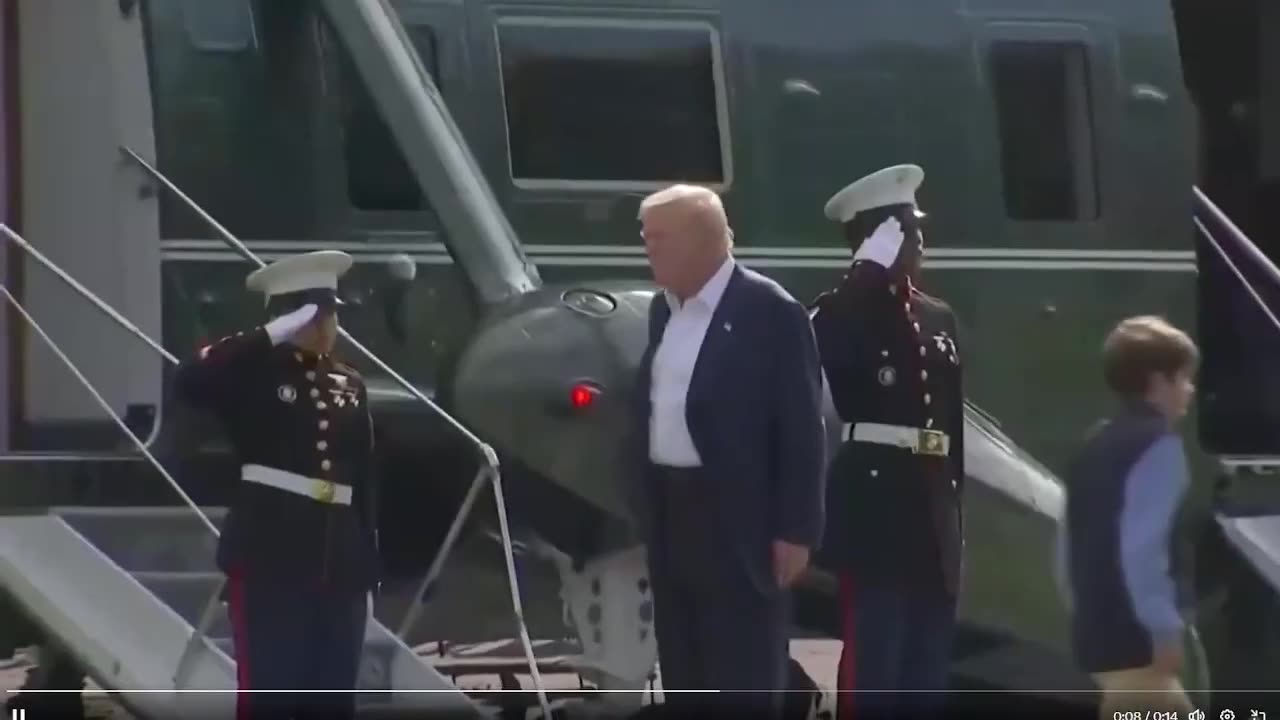 @POTUS lên Marine One để bắt đầu hành trình trở về nhà.
