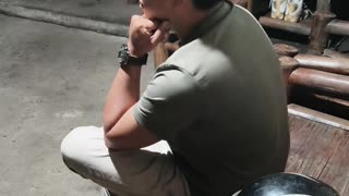 Milaag si Jemark sa balay ug nagstoryahanay ni Jeffrey