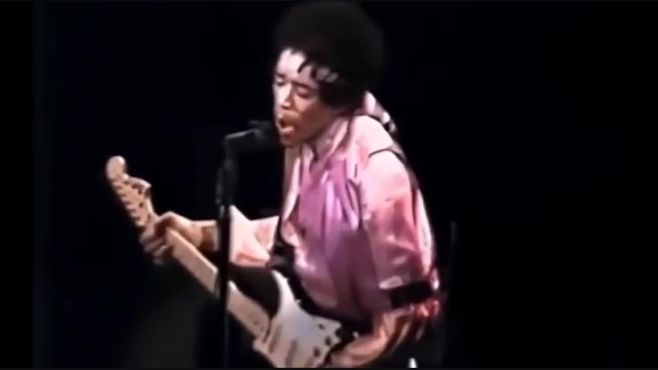 Jimi Hendrix Band of Gypsys - Machine Gun 1970 / Colorized