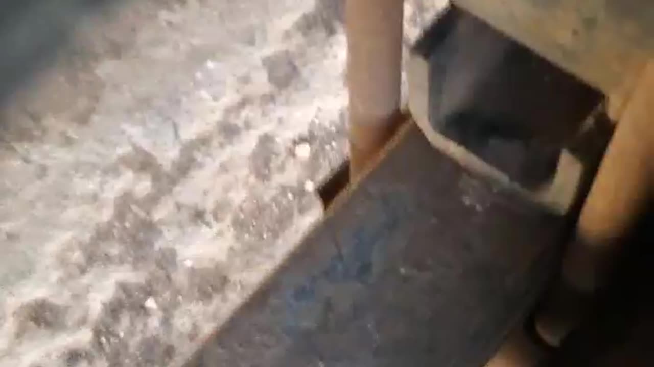 081025 BIG Trailer wheel work PART 2