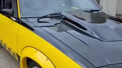 Holden Torana SL/R 5000 🇦🇺💛🖤 - Custom LED Rear View Mirror Hang Tag Display video showcase! 📿🔆