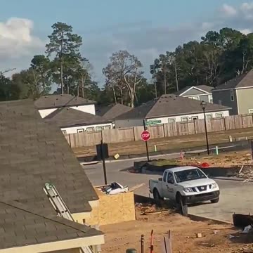 Man films as workers scatter when they spotted a drone believed to be ICE surveillance.