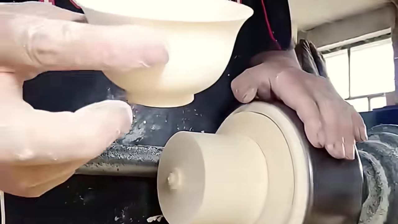 🤯👀 This Is the Easiest Way to Clean Your Fridge! | LifeHacksDaily