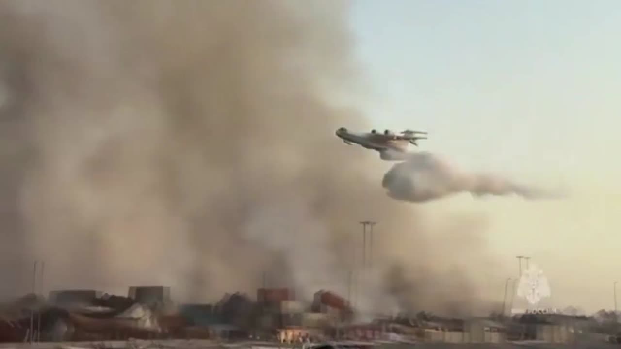 Russian emergency aircraft assisted in battling the blaze at Shahid Rajaee Port
