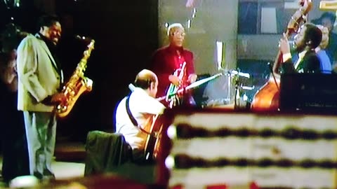 Ella Fitzgerald Scattin' Groove 1974 Live
