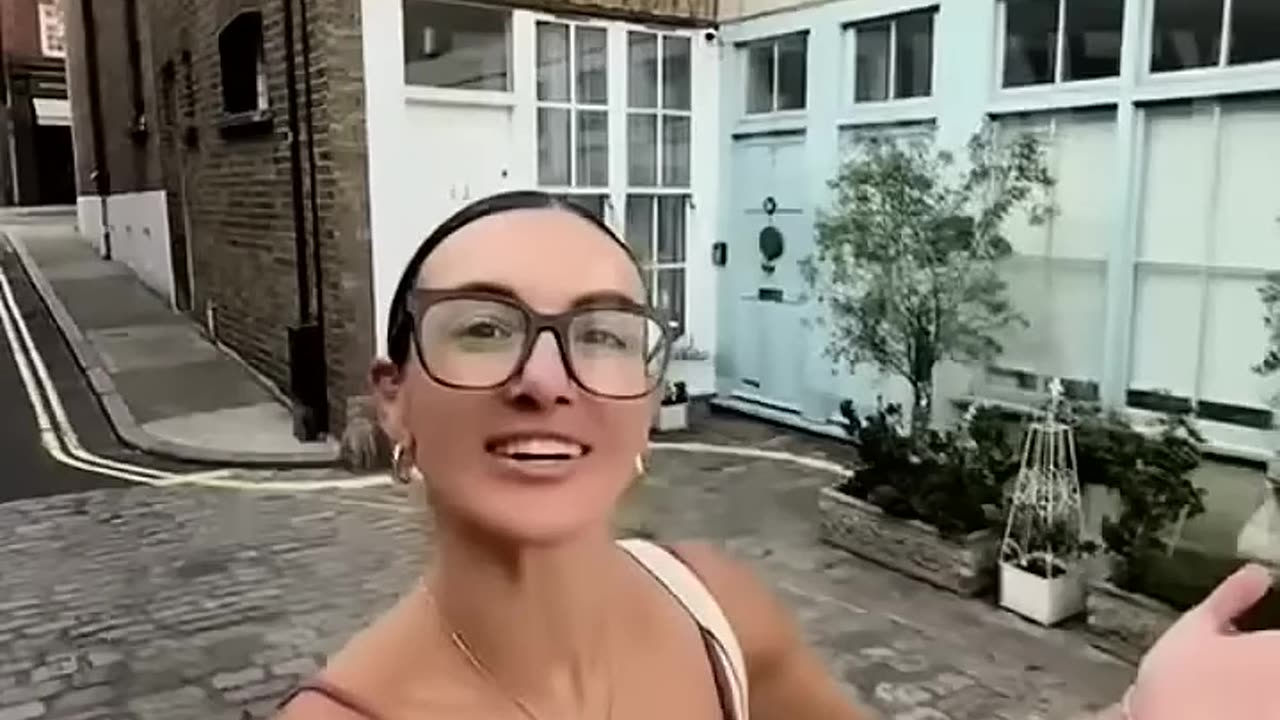 WELCOME TO THE EXCITING NEW REALITY TV GAME SHOW SWEEPING THE GLOBE OF AMERICA