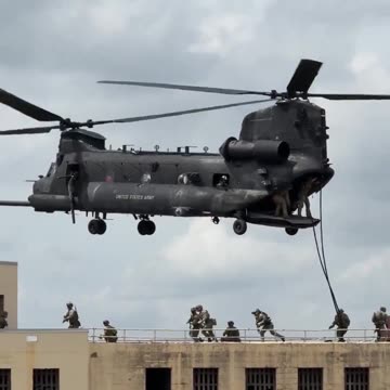 🚨 Donald Trump is watching the most bada** operations at Fort Bragg.