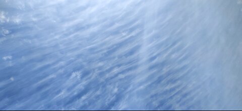 14.6, 16.6.2025: Sun halo, weird clouds, white trails, colors in the clouds