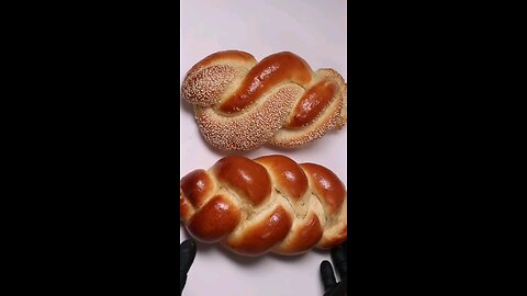 Get the recipe ⬆️ The easiest challah you’ll ever make.