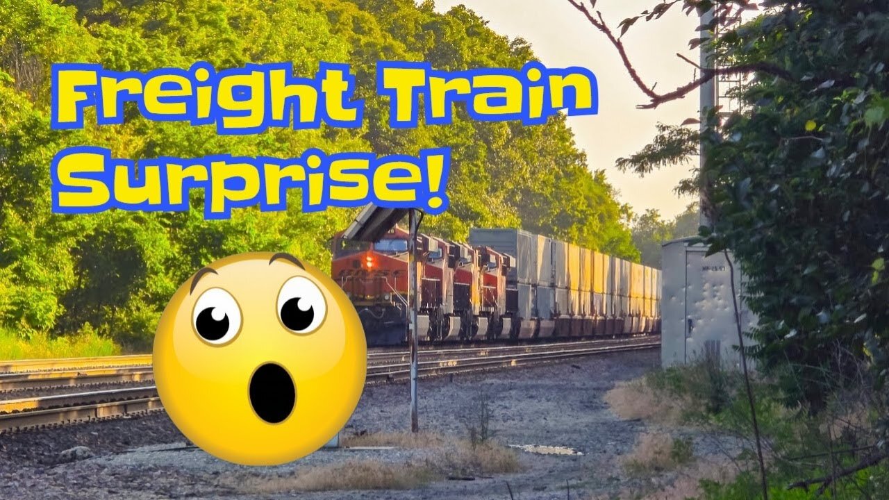 Amtrak Illinois Zephyr Departs Naperville | Surprise BNSF Freight Train Meet!