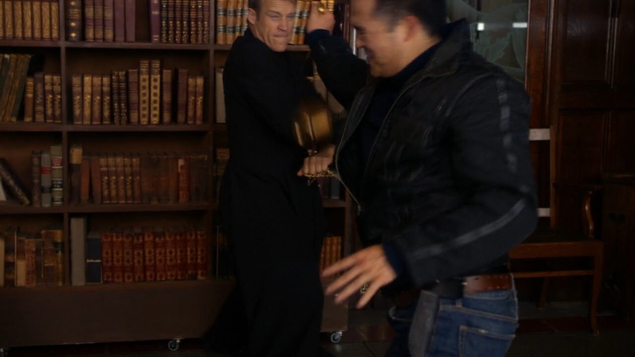 Fighting scene, Mark Valley vs Dani
