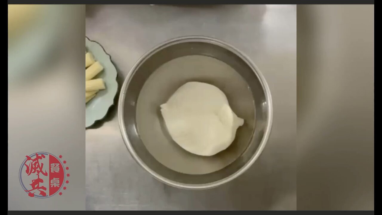 亲爱的兄弟姐妹们✨， 一起来学做 ”灭共餐桌“上的菜！ 第20期学做 🥂烧素排骨🎊！ 精彩尽在直播中🔗：https://gettr.com/post/p3lwyi5eaba