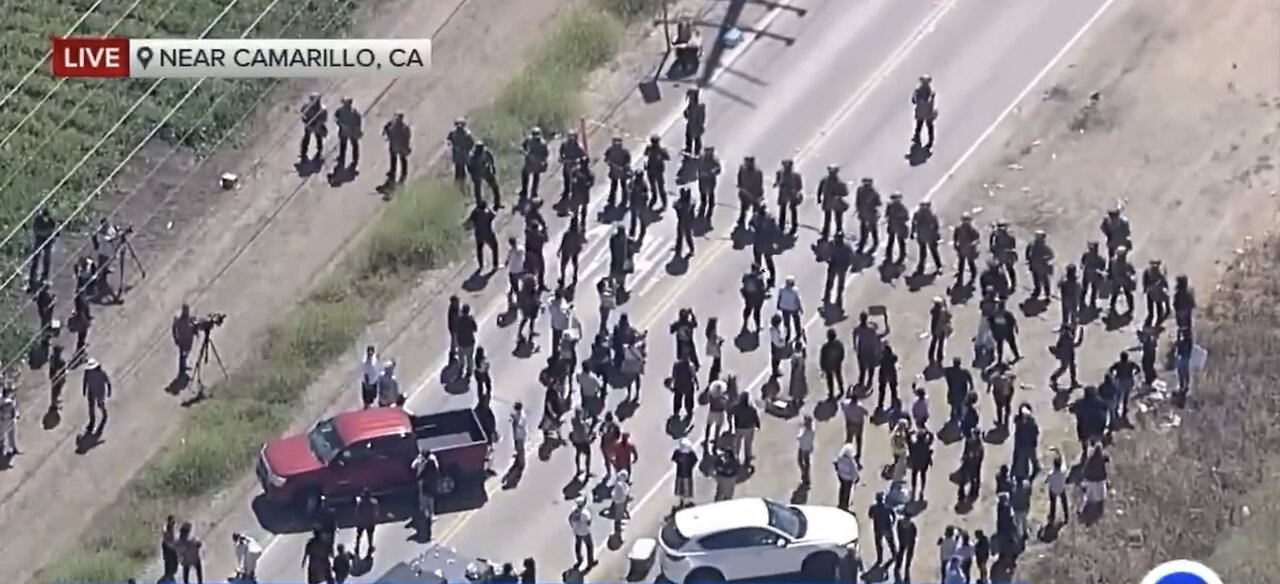 ICE AGENTS RAIDS ILLEGAL ALIENS🎬🧑‍🚀🌱🧟‍♂️🌿🚧🚓👲CANNABIS FARM NEAR CAMARILLO, CA👩‍🚀🧟‍♀️🌾🚁👮‍♂️💫