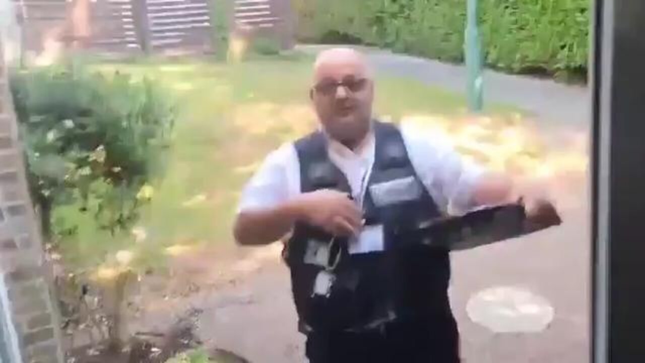 How to deal with 'enforcement agents'