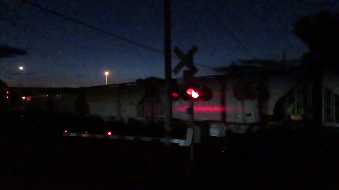 Covered Hopper train comes to a stop in Bellevue, Ohio