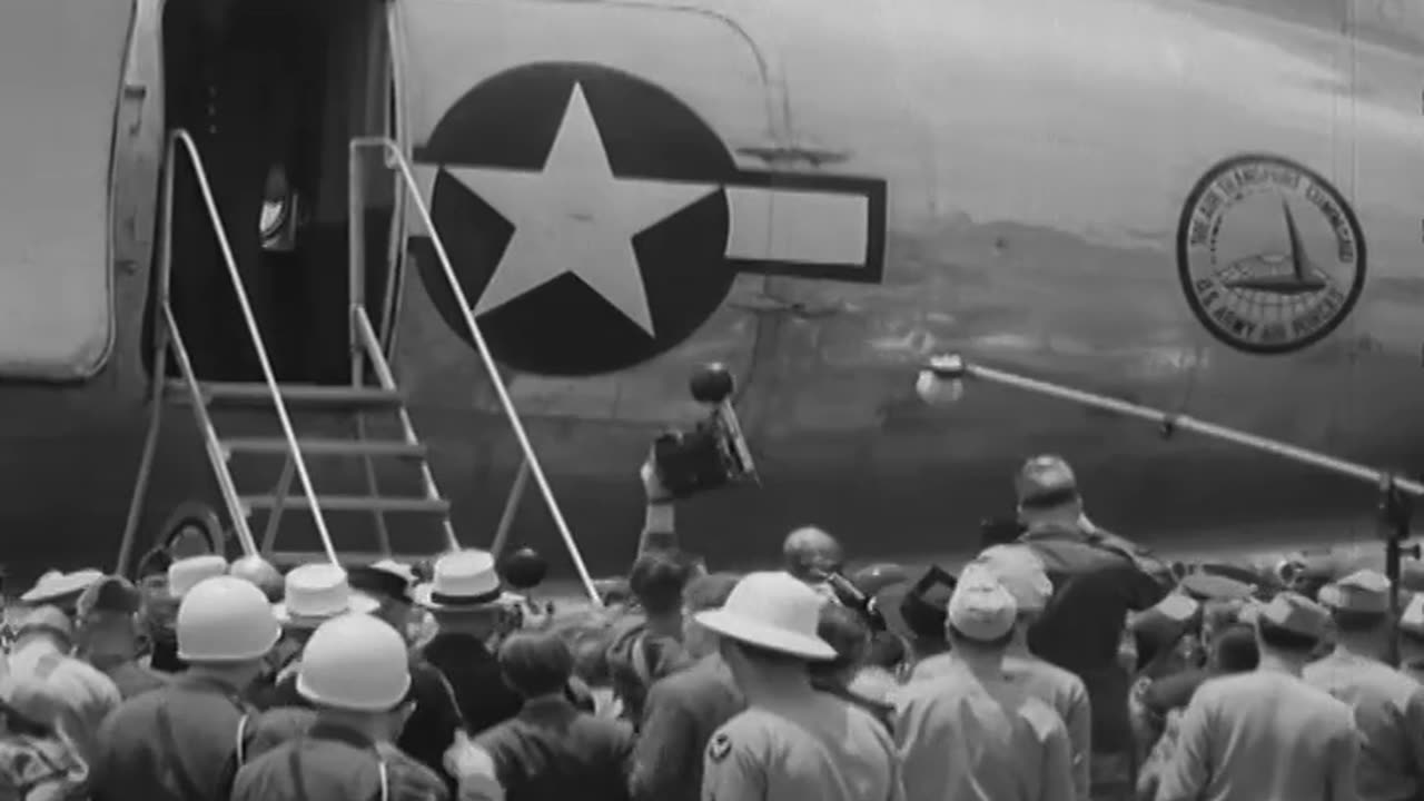 GENS PATTON AND DOOLITTLE I... - GENS PATTON AND DOOLITTLE IN LOS ANGELES, CALIFORNIA - 111-adc-9850