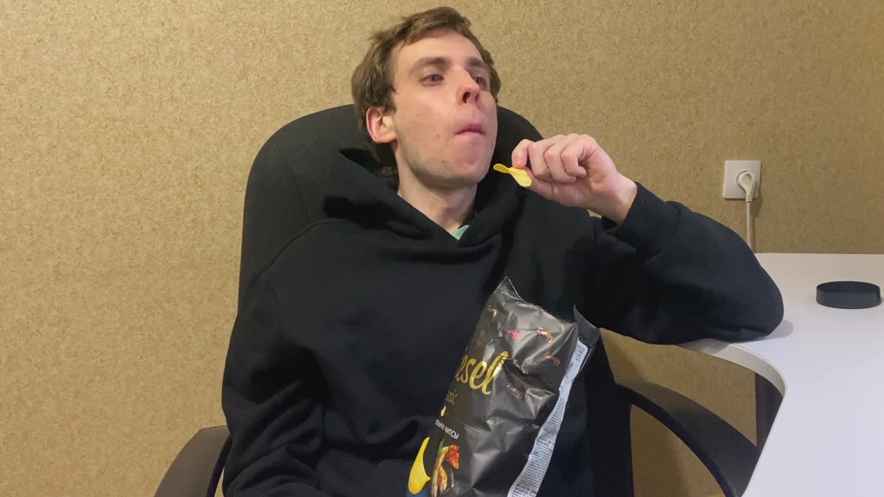 Отдыхаю с чипсами 6