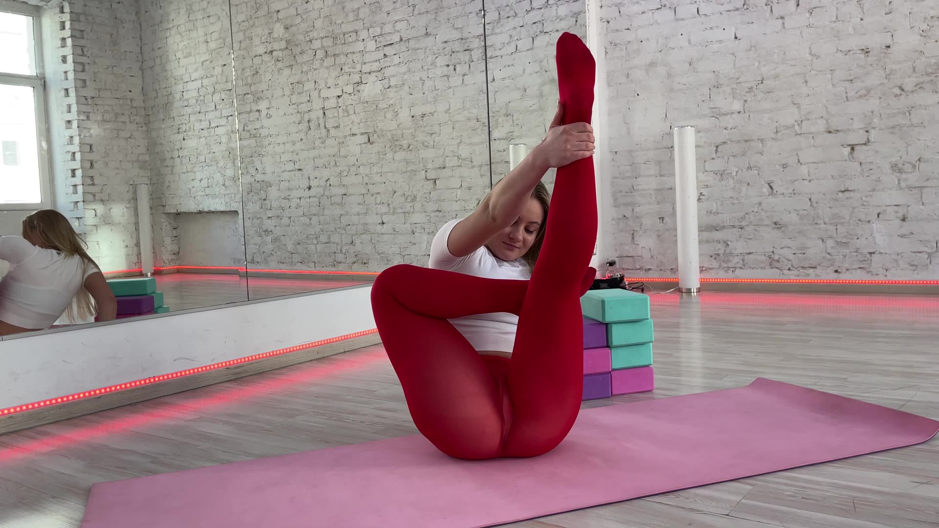 Middle Splits = Game-Changing Flexibility Hack! 💥 Strong Legs FAST_part1_12