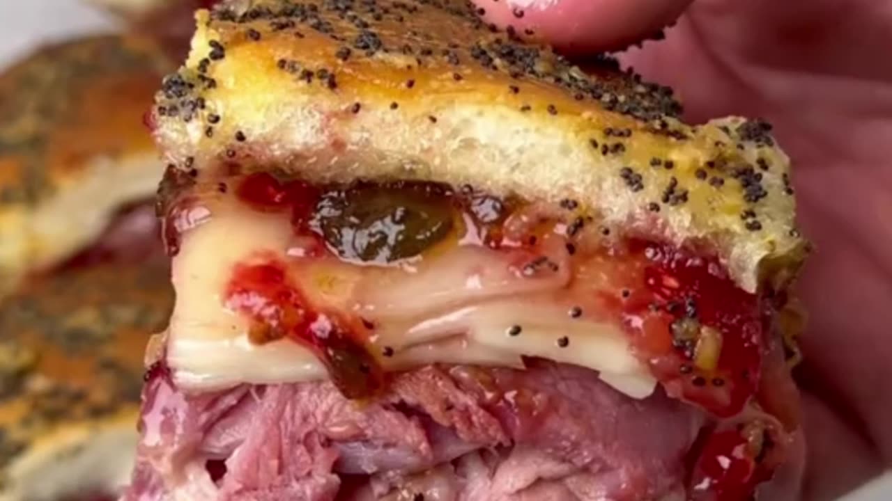 Raspberry Jalapeno Ham and Cheese Sliders Recipe