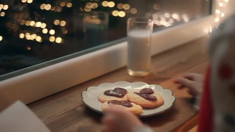 TVP Seriale - Urwany ident, spot + blok reklamowy i Ogłoszenie społeczne (26.12.25)