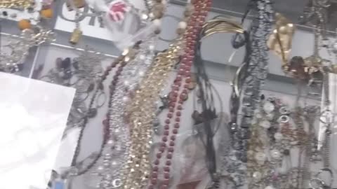 Jewelry thrifters beware!