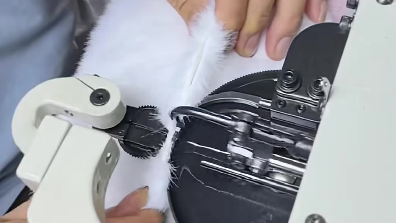 😮🔧 Watch This Machine In Action! | FeedMyCuriosity