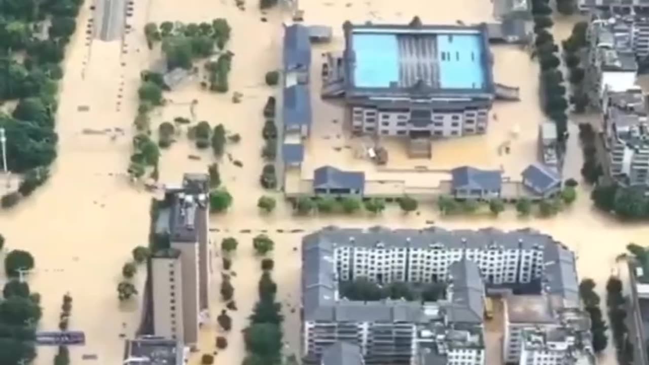 DRUHÁ VLNA POVODNÍ V ČÍNĚ 1.7.2025